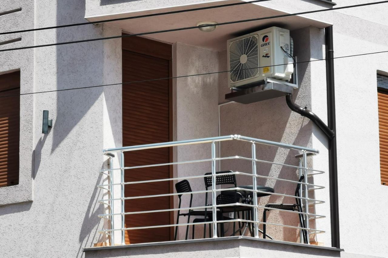 Lux Family Apartment Vidanovic Pirot Eksteriør bilde